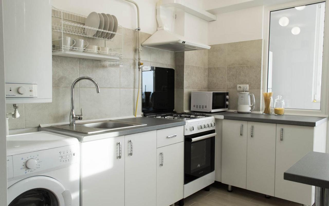 Cozy 2-Room Apartment On Zhvanetsky Boulevard Odessa Ngoại thất bức ảnh