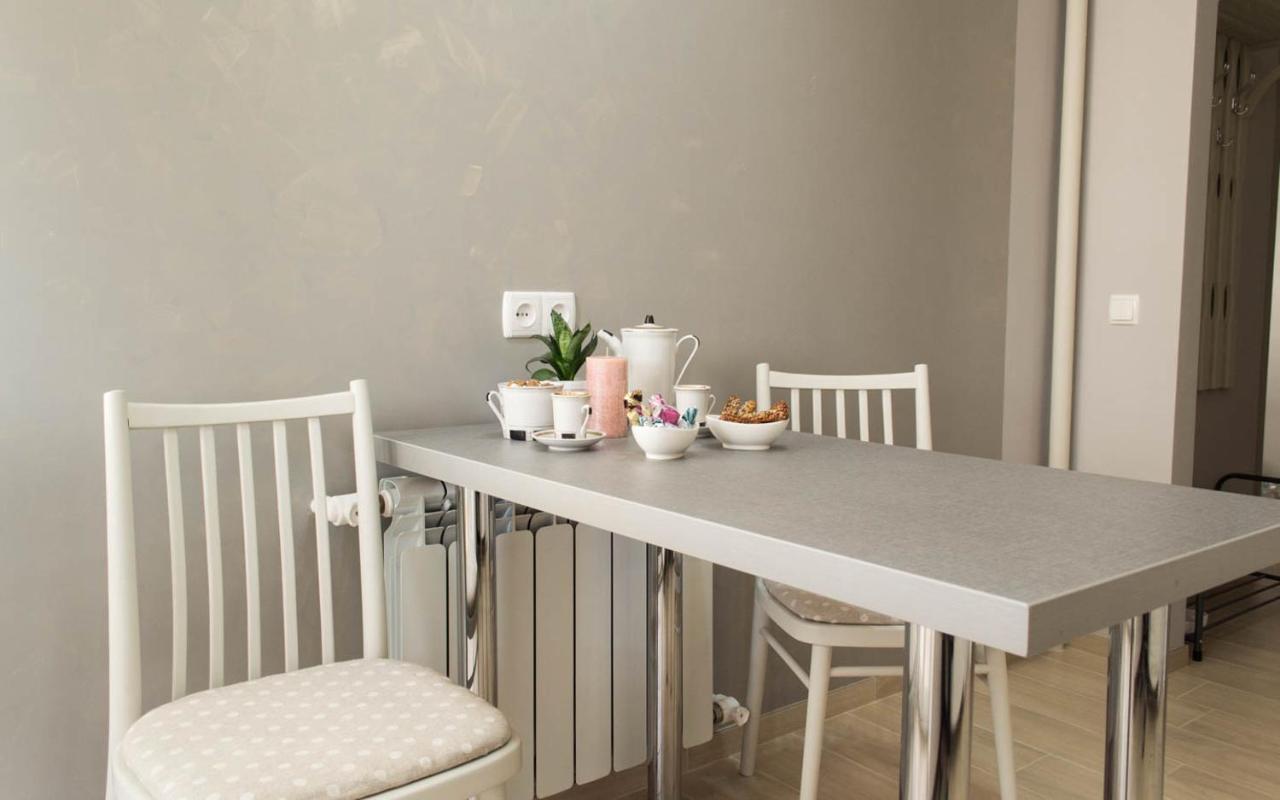 Cozy 2-Room Apartment On Zhvanetsky Boulevard Odessa Ngoại thất bức ảnh