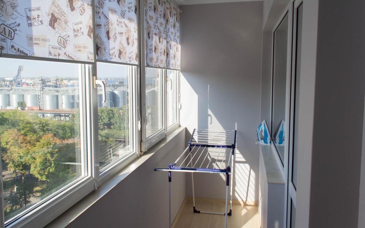 Cozy 2-Room Apartment On Zhvanetsky Boulevard Odessa Ngoại thất bức ảnh
